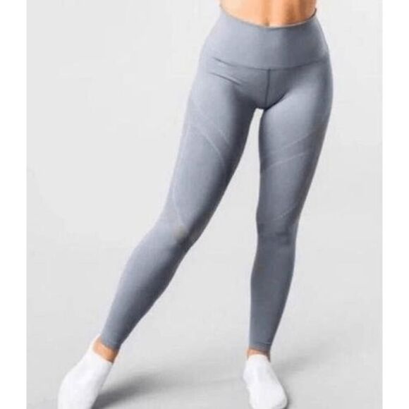 NWT Size Xsmall Alphalete Aero Leggings - Picture 2 of 3